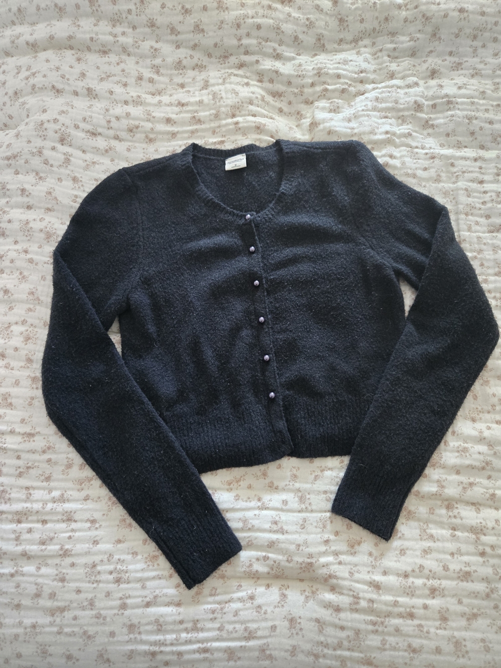 Abercrombie & Fitch Black Button-Up Cropped Cardigan